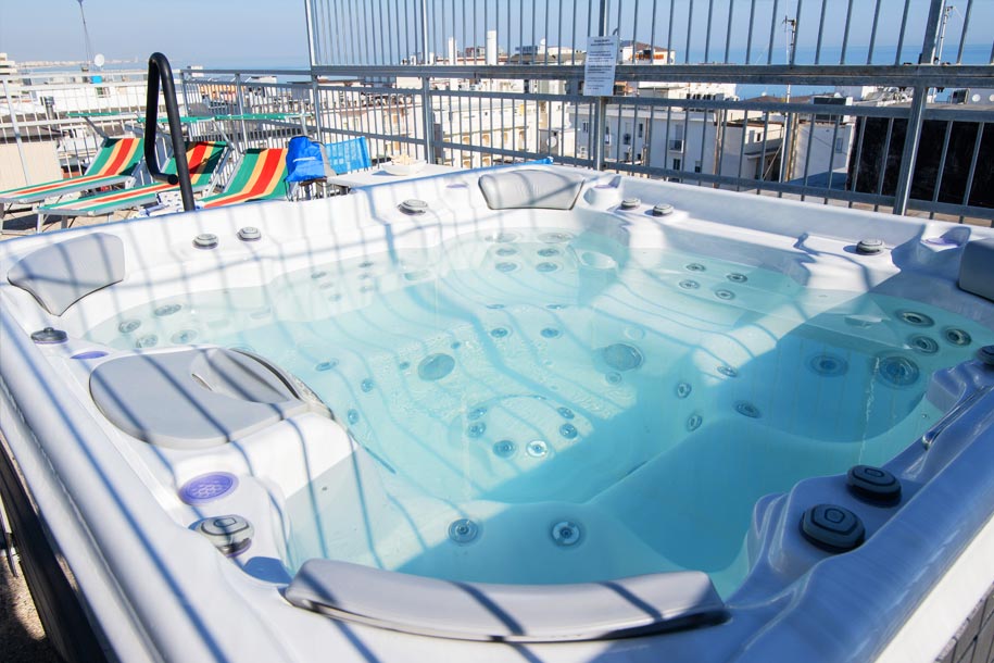 Jacuzzi on the sun terrace